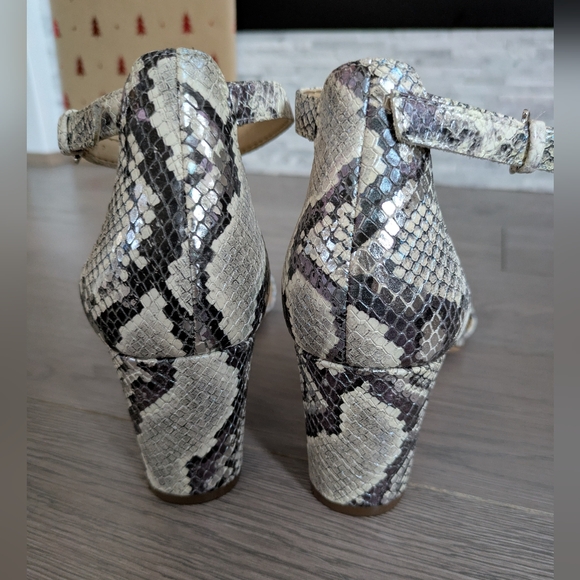 Naturalizer Vera Dress Sandal - Picture 4 of 5